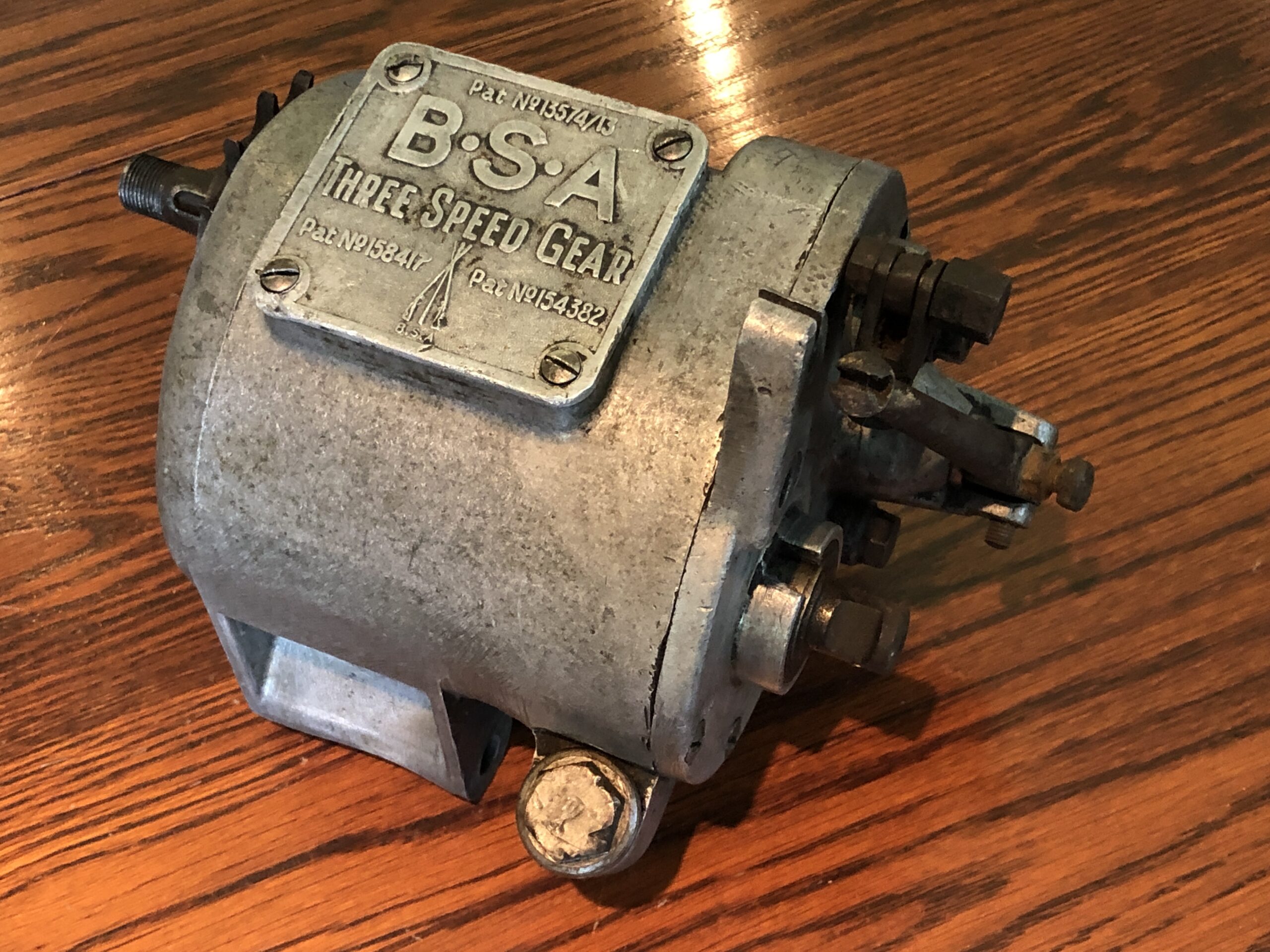1920s L-Series BSA 3 Speed hand change gearbox for flat tank motorcycles. This early 3.5 HP BSA transmission is for the Models: L, LP, HP, L29, L30, L31.