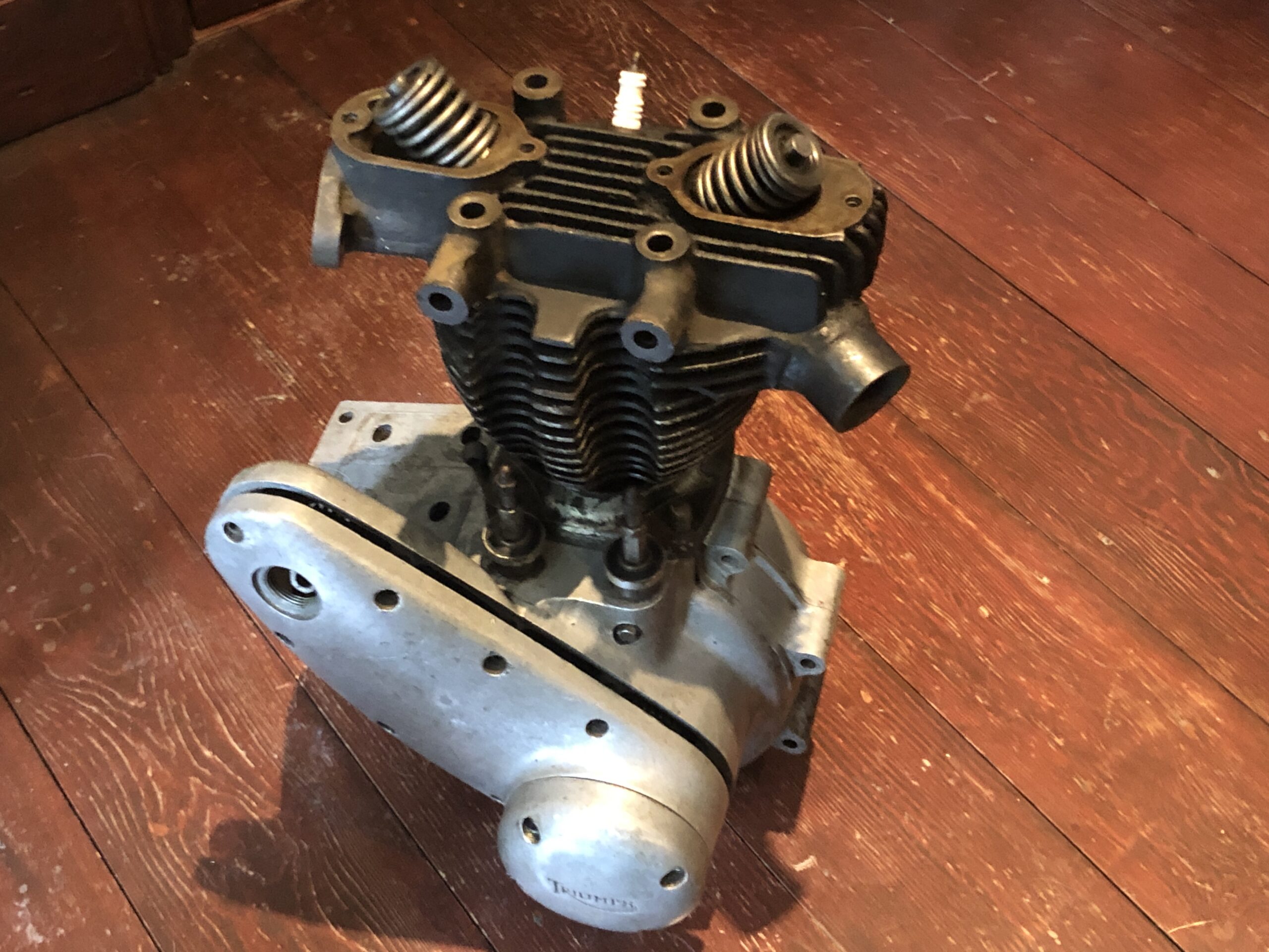 1939 Triumph Single 250cc OHV 2H engine for rebuild. Bought as a spare for my Triumph T70