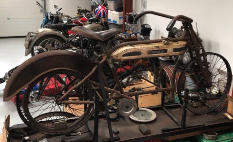 Veteran Douglas Motorcycle spares & projects WANTED. Find a buyer in UK for pre-1915 Douglas spare parts. Unfinished projects of Douglas 2-3/4 HP, 3-1/2 & 4 HP