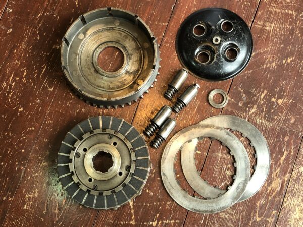 Complete BSA 4-spring clutch assembly A/B/M series pre-unit RGS, A7, A10, B31, B33, DBD Goldstar. Also BSA M20/M21/M33 models. Sprocket has 43 teeth