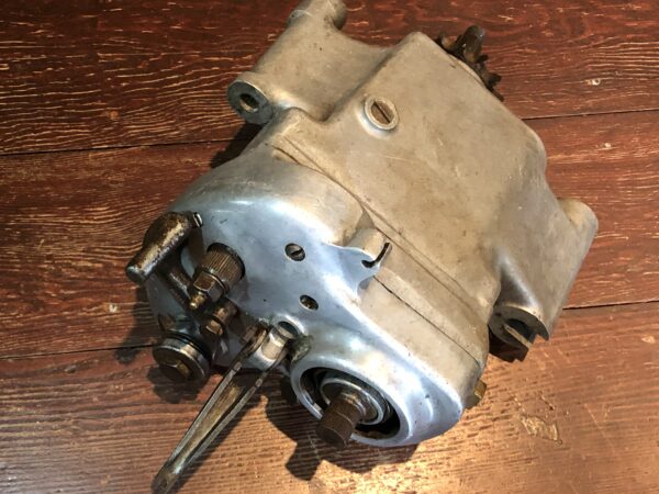 Original heavyweight Royal Enfield Albion 4-speed gearbox with gear lever. Fitted to 350cc 500cc RE Bullet and others. Royal Enfield HGB four speed transmission