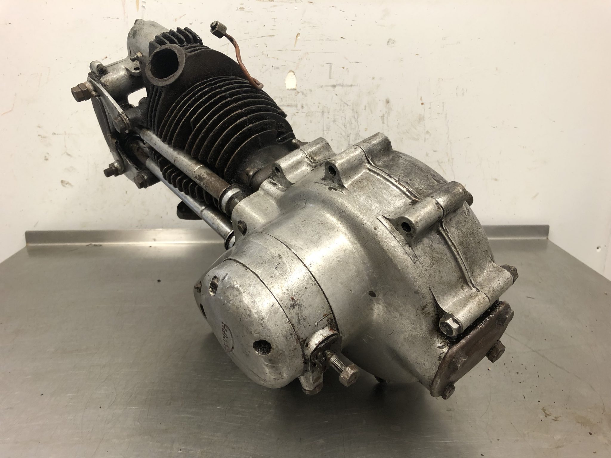 Pre War Triumph OHV 350cc T80 vintage motorcycle engine – SOLD - The ...