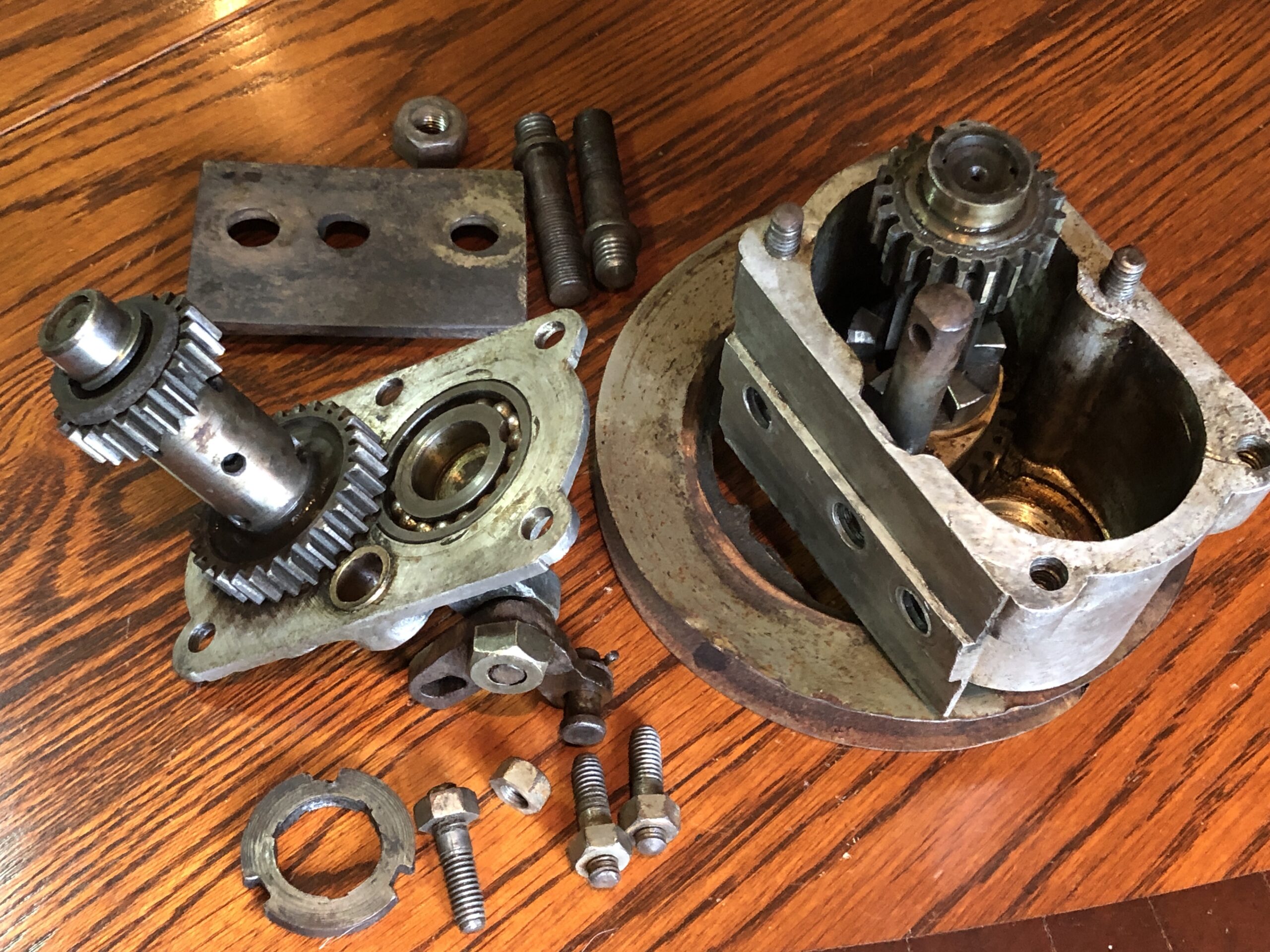 Veteran Vintage lightweight motorcycle 2-speed gearbox. Possibly early 1920's Calthorpe suit many flat tank motorcycles. Like Douglas 2 speed gearbox but larger