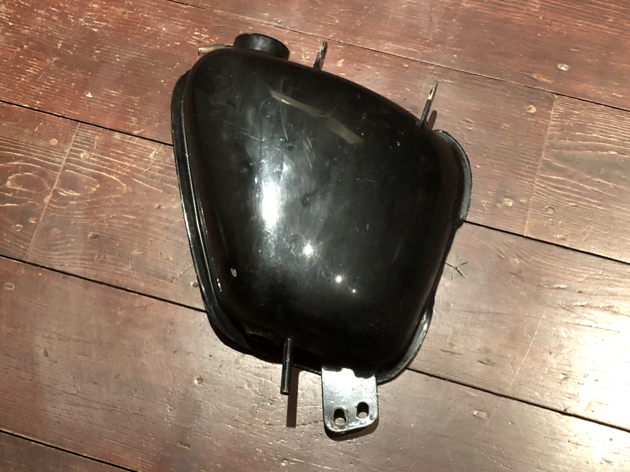 Vintage Triumph motorcycle oil tank 1960 - 1963 Unit 500cc models & 1960 Pre-unit 650cc F4476 . Vintage Classic Triumph motorcycle spare parts for sale