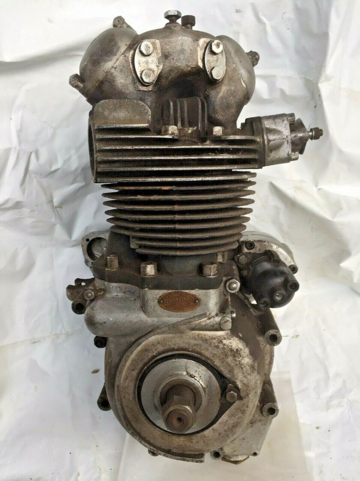 SOLD – Norton Dominator 500cc engine for rebuild. Turns over Matching ...