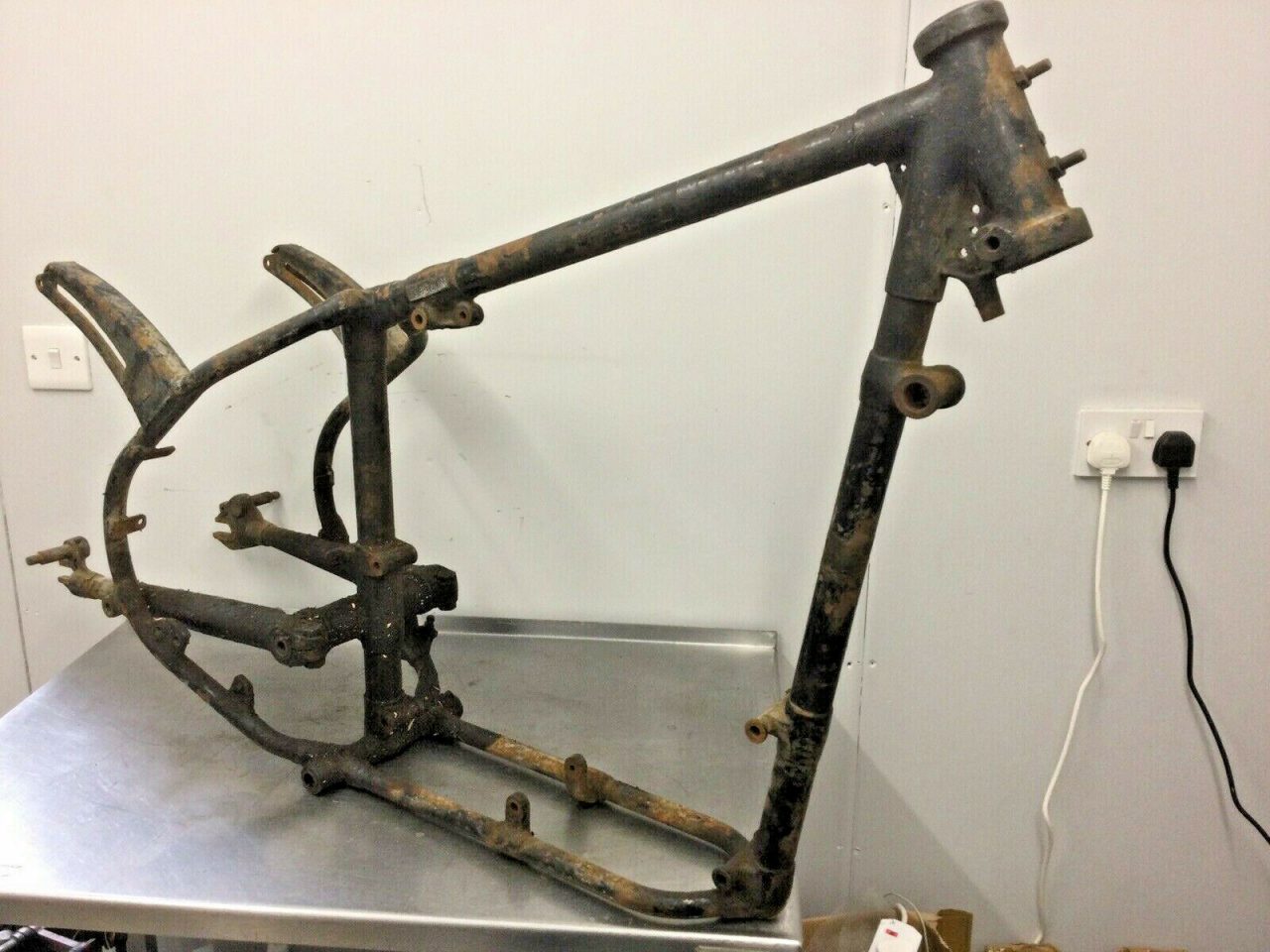 SOLD – Velocette Venom frame with Swing arm with clear frame numbers ...